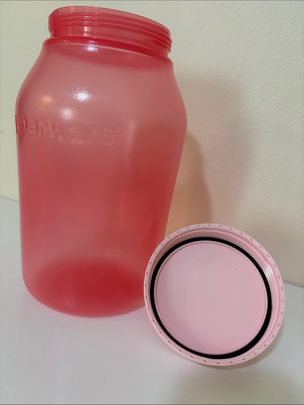 Tupperware Universal  Jar Pink  Air tag - Picture 13 of 16